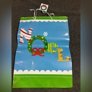 Voila Noel Christmas Wreath Gift Bag Blue White 13” x 18” x 5”
